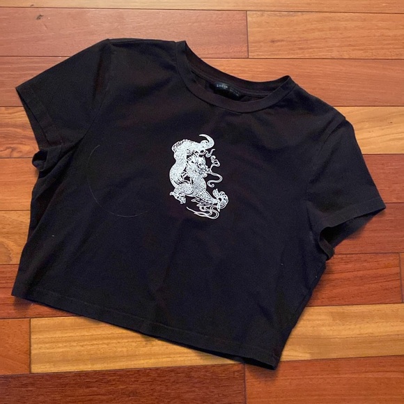 SHEIN Tops - Black Dragon Babydoll Crop Top Size X Large tee t-shirt